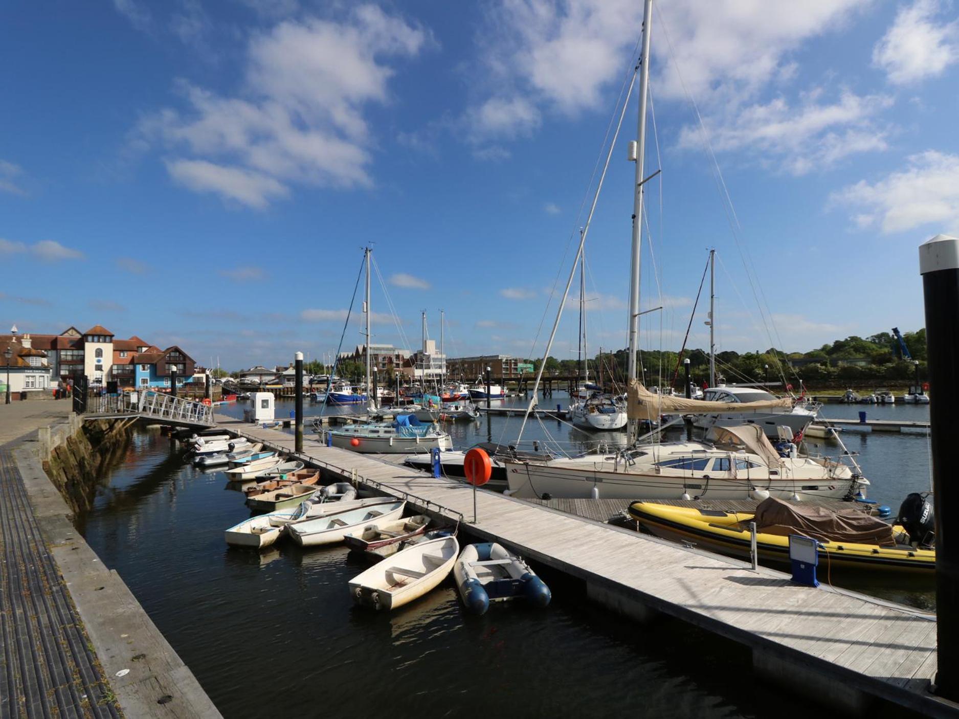 Captains Row Lymington Bagian luar foto