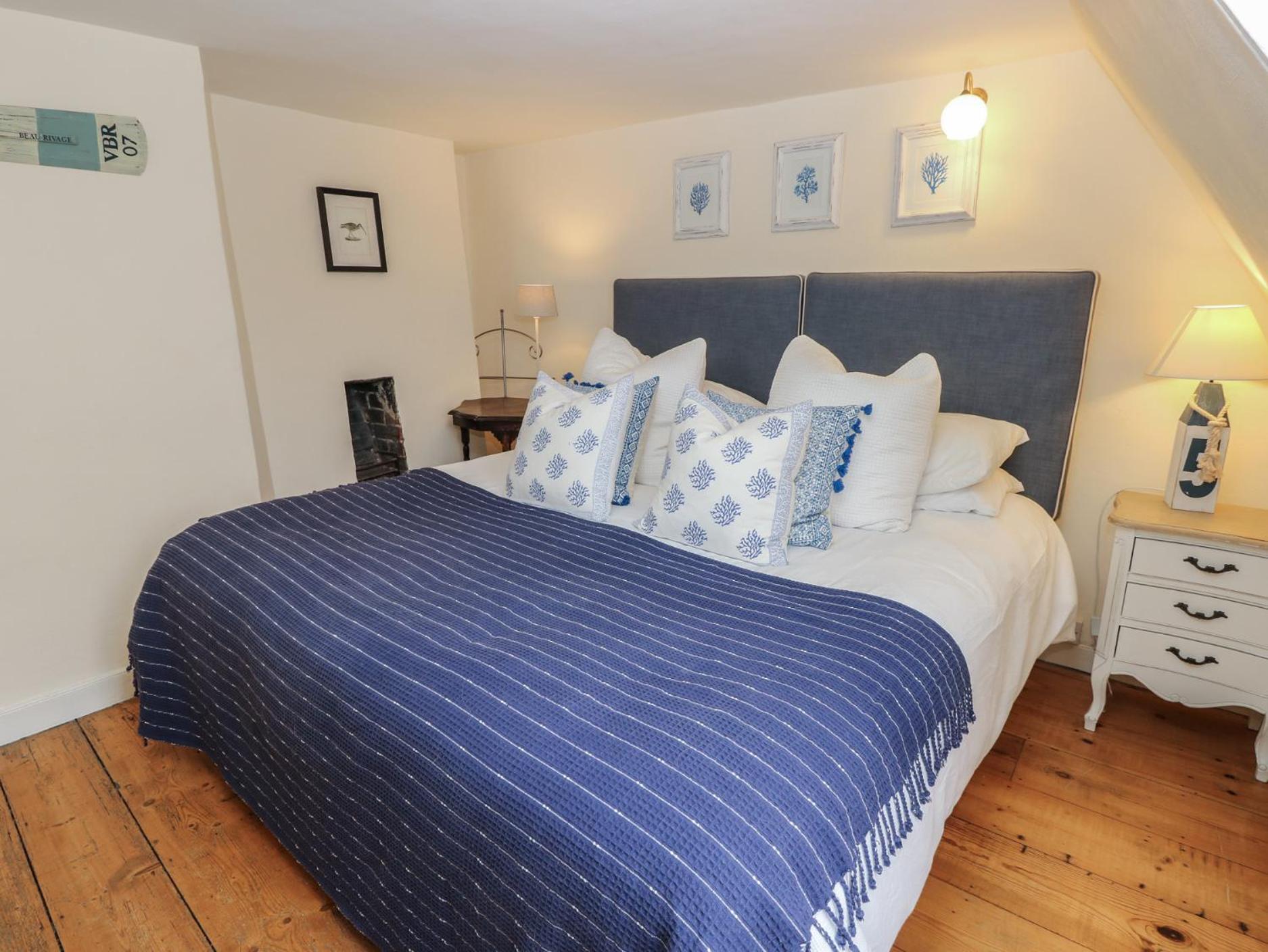 Captains Row Lymington Bagian luar foto
