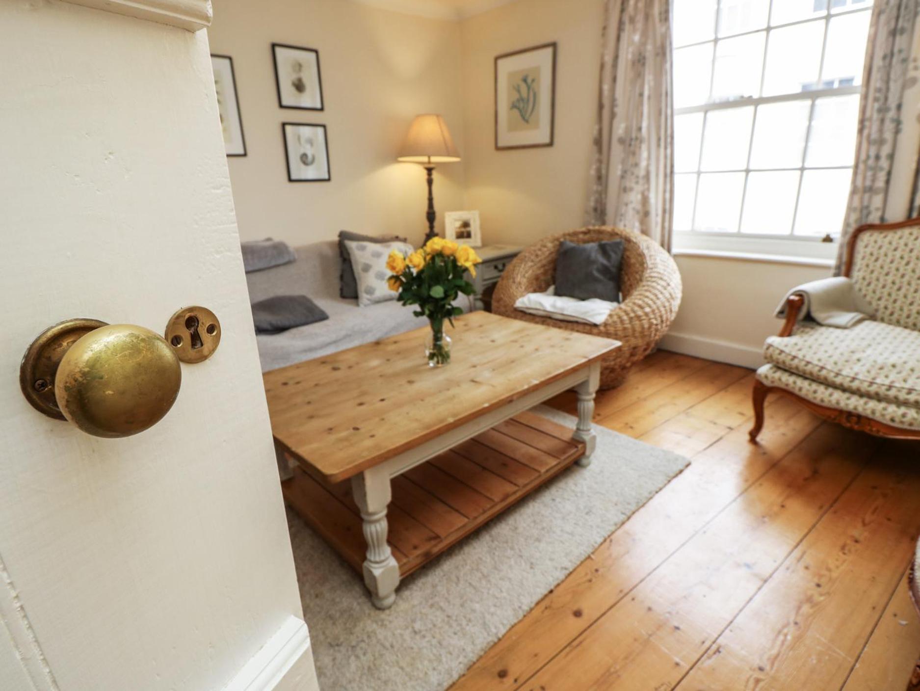 Captains Row Lymington Bagian luar foto