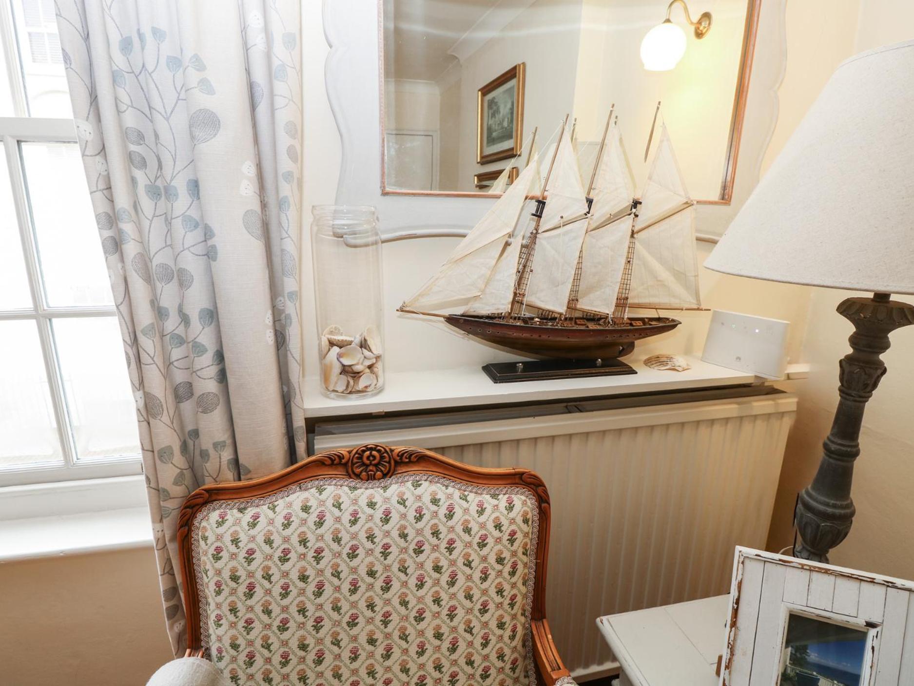 Captains Row Lymington Bagian luar foto