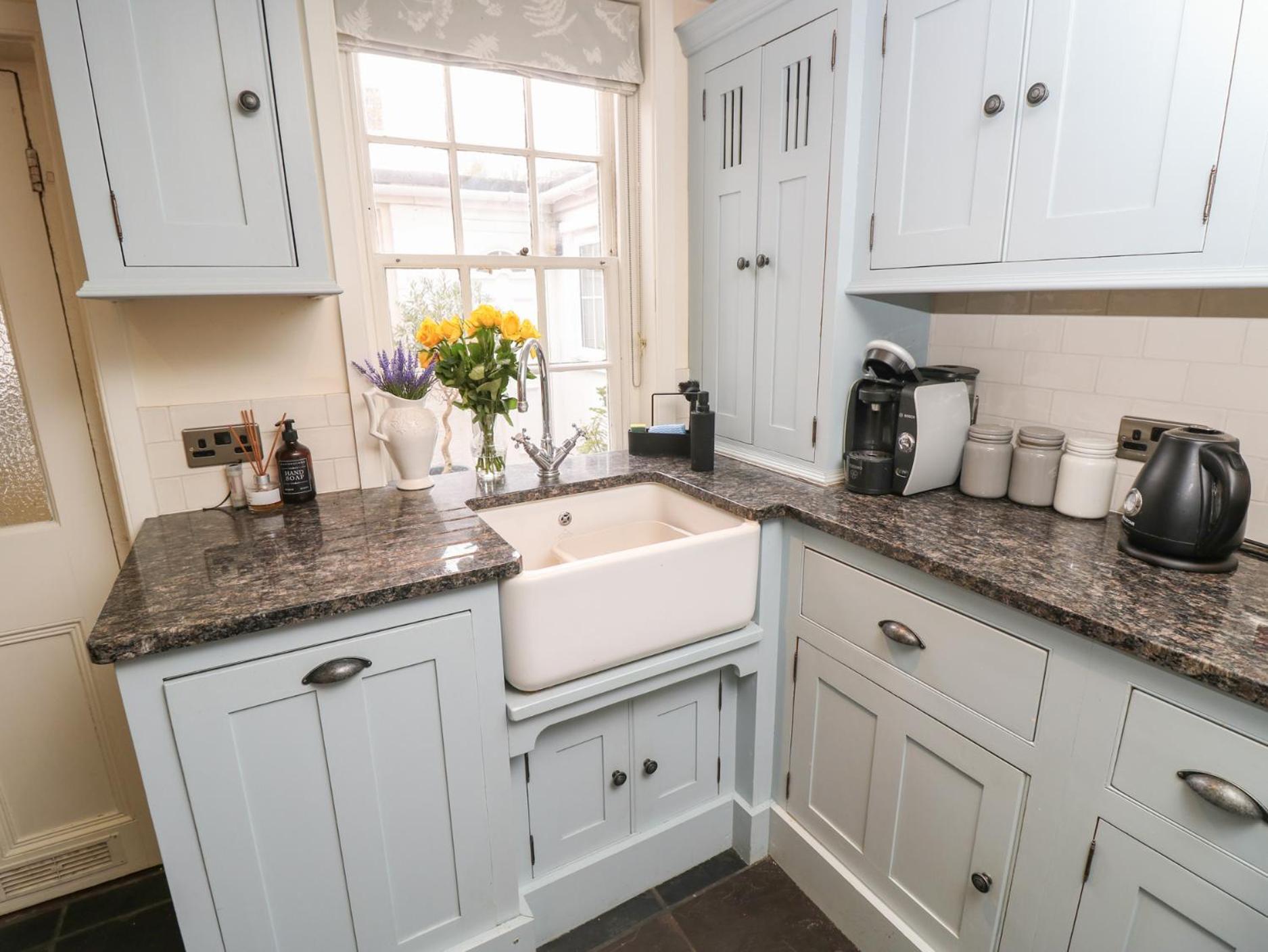 Captains Row Lymington Bagian luar foto