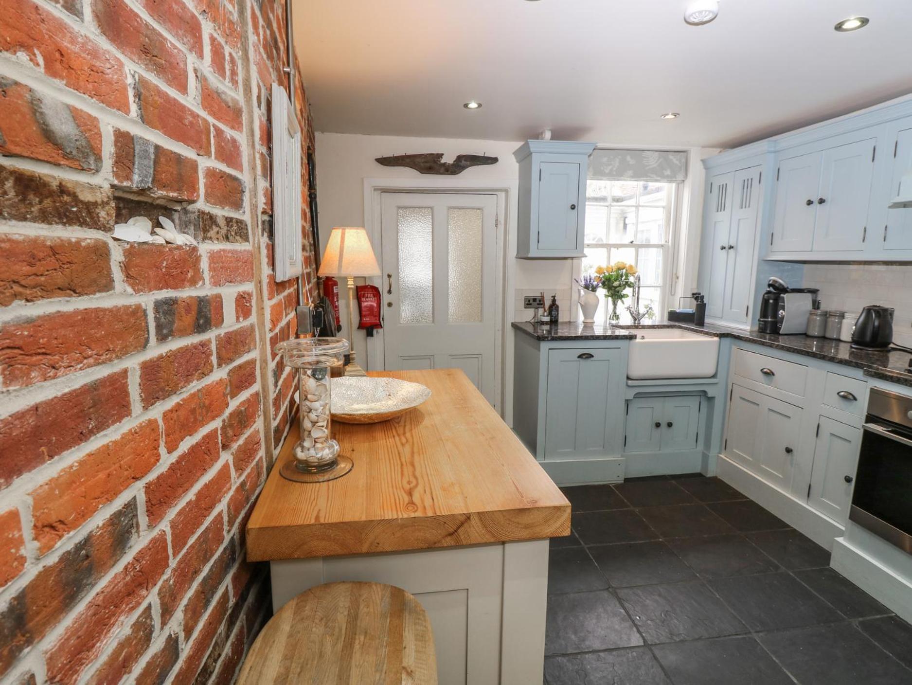 Captains Row Lymington Bagian luar foto