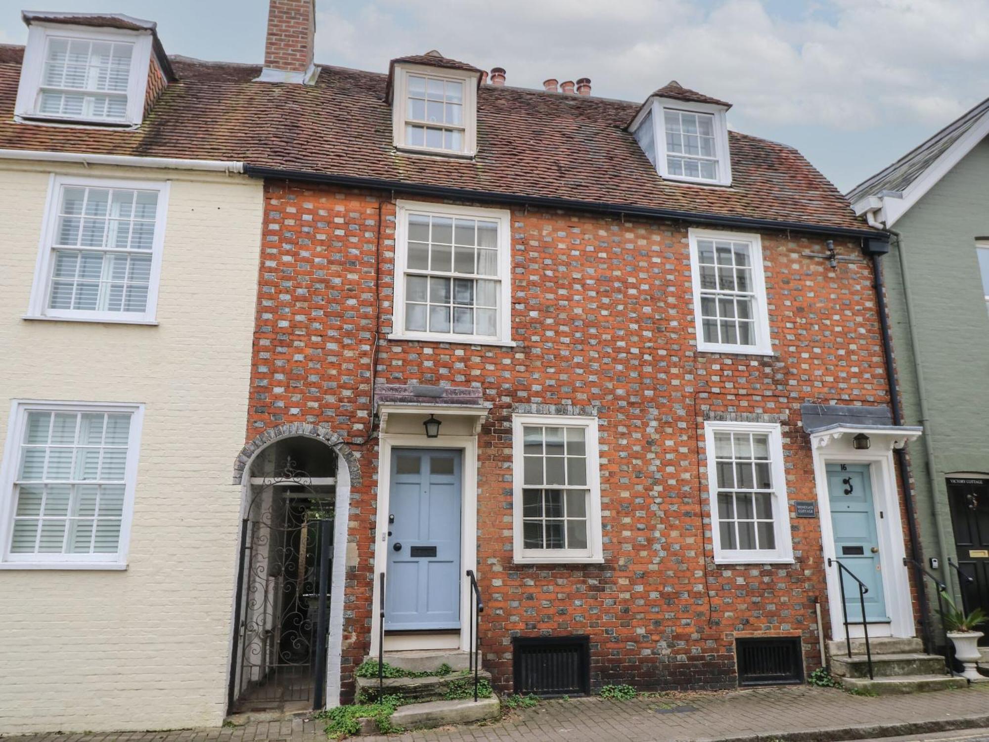 Captains Row Lymington Bagian luar foto